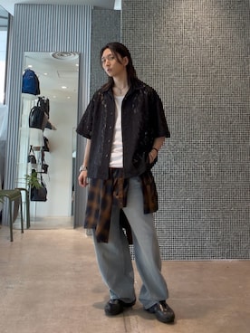 「Lui's（ルイス）のボタニカルペイズリーフラワーシアーレースビッグシャツ（シャツ/ブラウス、ブラック系）」を使った、Ryu.さん（メンズ・172cm）の夏コーディネート