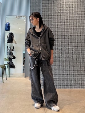 「ITTI（イッチ）のピグメントZIPフーディー ITTI exclusive for Lui's（パーカー、ブラック系）」を使った、Ryu.さん（メンズ・172cm）の春コーディネート