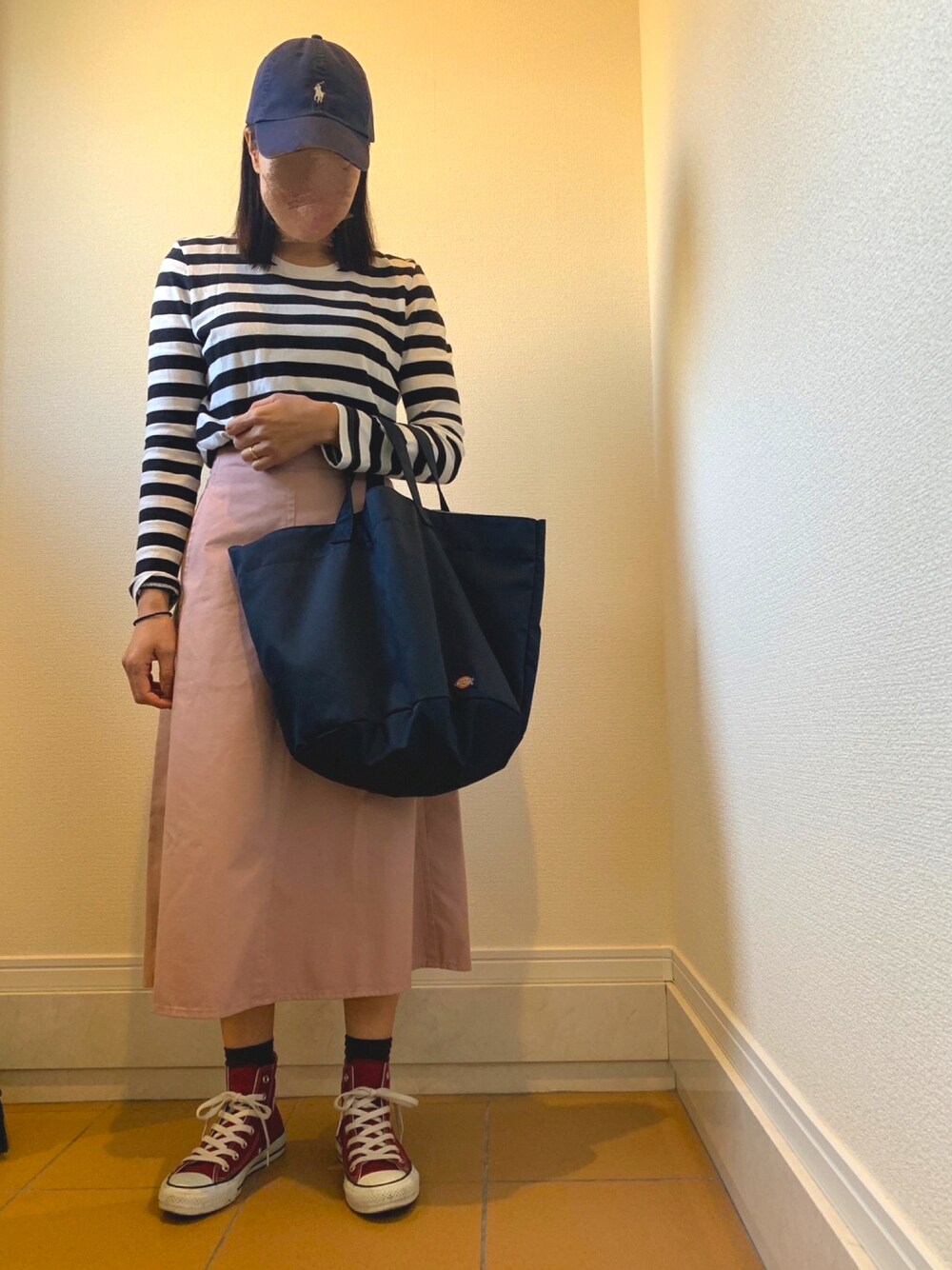 「カジュアル、大人カジュアル、おしゃれさんと繋がりたい、無印良品、ユニクロ、Ron Herman、コンバース、converse、Dickies、Ralph Lauren、キャップ」｜「CONVERSEの【CONVERSE】ALLSTAR HI（スニーカー、レッド系）」を使った、hico_chanさん（レディース・155cm）の春コーディネートの1枚目の写真