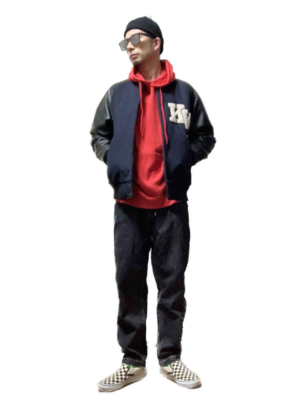 「おじさん、あごひげ、もみあげ、ニット帽、パーカー、スタジャン、デニムパンツ、スニーカー、スリッポン、ファッションを楽しもう」｜「DickiesのDickies/ディッキーズ Twill ＆ Denim Work Pants/T/Cツイル デニム タックワイドパンツ/ルーズテーパードワークパンツ/イージーパンツ（デニムパンツ、ブラック系）」を使った、モミヒゲさん（メンズ・175cm）の秋コーディネートの1枚目の写真