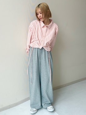 「レギュラー」｜「アイテム（スウェットパンツ）」を使った、KAYAさん（レディース・153cm）の春コーディネート