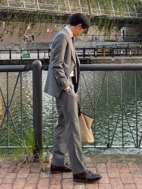 「トートバック」｜「アイテム（ジャケット/アウター）」を使った、PAKUさん（メンズ・173cm）の春コーディネート