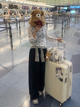 「WEGO（ウィゴー）のWEGO/ボリュームカラーサンダル（サンダル、シルバー系）」を使った、senaさん（レディース・158cm）の秋コーディネート