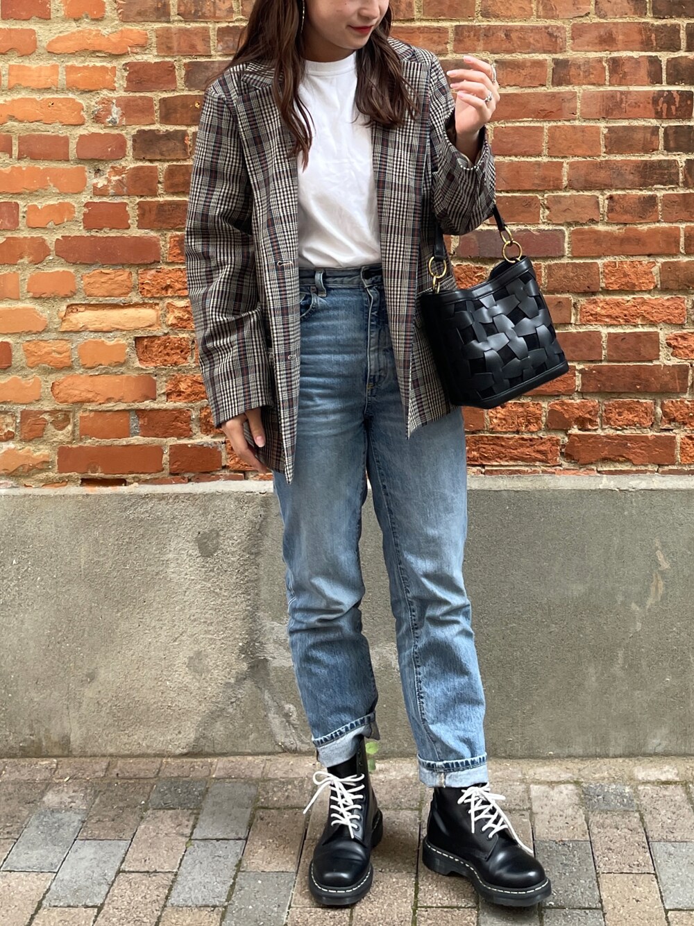 「オトナカジュアル、プチプラ、秋のコーデ、休日スタイル、UNIQLO、カジュアルコーデ、デニムパンツ、GU、ジャケット、ドクターマーチン、きれいめカジュアル、お洒落さんとつながりたい、秋服、ブラウン、ユニクロ」｜「GUのアイテム（デニムパンツ、ブルー系）」を使った、marinaさん（レディース・161cm）の秋コーディネートの1枚目の写真