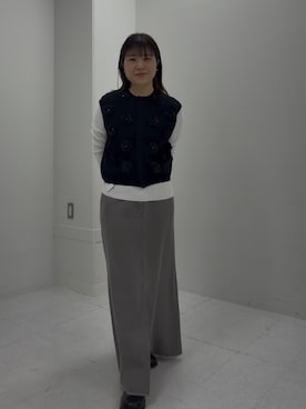 「URBAN RESEARCH ROSSO（アーバンリサーチロッソ）の『一部WEB限定カラー』フラワーモチーフニットベスト（ニット/セーター、ブラック系）」を使った、ayanoさん（レディース・150cm）の春コーディネート