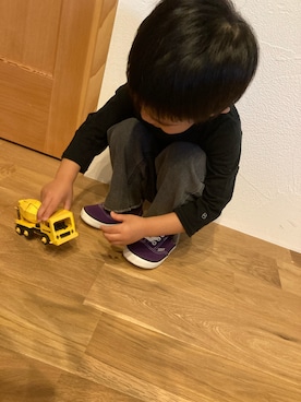 「petit main（プティマイン）のアイテム（スニーカー）」を使った、sakuuu.fuuuさん（キッズ・90cm）の秋コーディネート