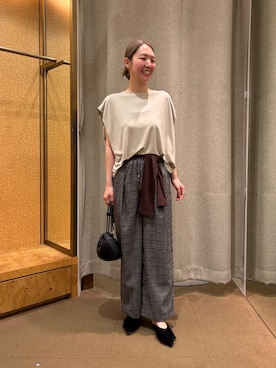 「Jena espace merveilleux(ジェナ エスパスメルヴェイユ)の〈8/15インスタライブご紹介アイテム〉プレート付きタックT(Tシャツ/カットソー、ベージュ系)」を使った、つっちぃさん(レディース・168cm)の夏コーディネート