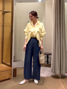 「Jena espace merveilleux（ジェナ　エスパスメルヴェイユ）の【WEB限定カラー/リバイバル】バックシャーリングシャツ（シャツ/ブラウス、イエロー系）」を使った、つっちぃさん（レディース・168cm）の春コーディネート