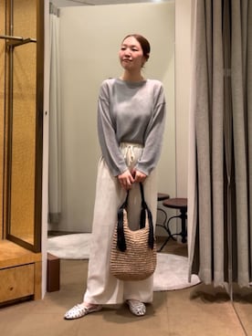 「Jena espace merveilleux（ジェナ　エスパスメルヴェイユ）の【抜け感ニット】メッシュスパンコールニット（ニット/セーター、グレー系）」を使った、つっちぃさん（レディース・168cm）の春コーディネート