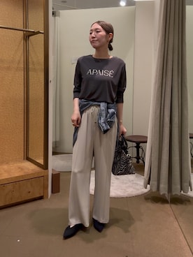 「Jena espace merveilleux(ジェナ エスパスメルヴェイユ)のシアーロゴカットソー(Tシャツ/カットソー、グレー系)」を使った、つっちぃさん(レディース・168cm)の夏コーディネート