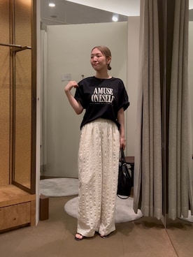 「Jena espace merveilleux(ジェナ エスパスメルヴェイユ)の〈7/17インスタライブご紹介アイテム〉【接触冷感】ロゴスムースTシャツ(Tシャツ/カットソー、ブラック系)」を使った、つっちぃさん(レディース・168cm)の夏コーディネート