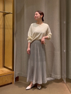 「Jena espace merveilleux（ジェナ　エスパスメルヴェイユ）の【上品華やぎ】ミニスパンコールVニット（ニット/セーター、ホワイト系）」を使った、つっちぃさん（レディース・168cm）の春コーディネート