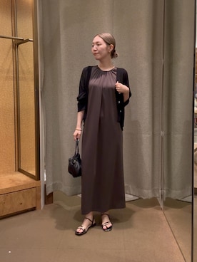 「Jena espace merveilleux(ジェナ エスパスメルヴェイユ)のピンタックワンピース(ワンピース、グレー系)」を使った、つっちぃさん(レディース・168cm)の夏コーディネート