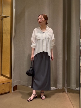 「Jena espace merveilleux（ジェナ　エスパスメルヴェイユ）の【ドライタッチ/通気性◎】バックシャーリングシャツ（シャツ/ブラウス、ホワイト系）」を使った、つっちぃさん（レディース・168cm）の春コーディネート