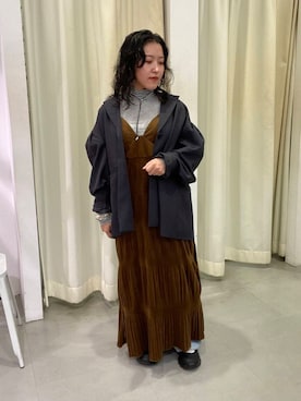 「アイテム（テーラードジャケット）」を使った、園田愛さん（レディース・145cm）の秋コーディネート