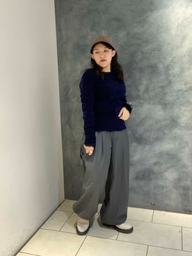 「KBF（ケイビーエフ）のペインタースラックス（スラックス）」を使った、園田愛さん（レディース・145cm）の秋コーディネート