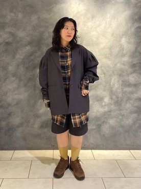 「KBF（ケイビーエフ）のショルダータックBIGジャケット（テーラードジャケット）」を使った、園田愛さん（レディース・145cm）の秋コーディネート