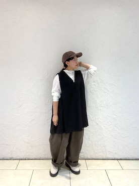 「アイテム（帽子）」を使った、園田愛さん（レディース・145cm）の秋コーディネート