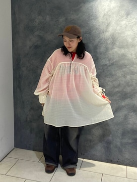 「アイテム（帽子）」を使った、園田愛さん（レディース・145cm）の秋コーディネート
