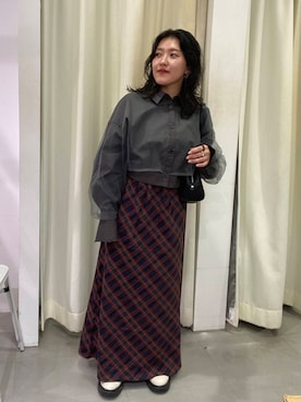 「アイテム（ボストンバッグ）」を使った、園田愛さん（レディース・145cm）の秋コーディネート