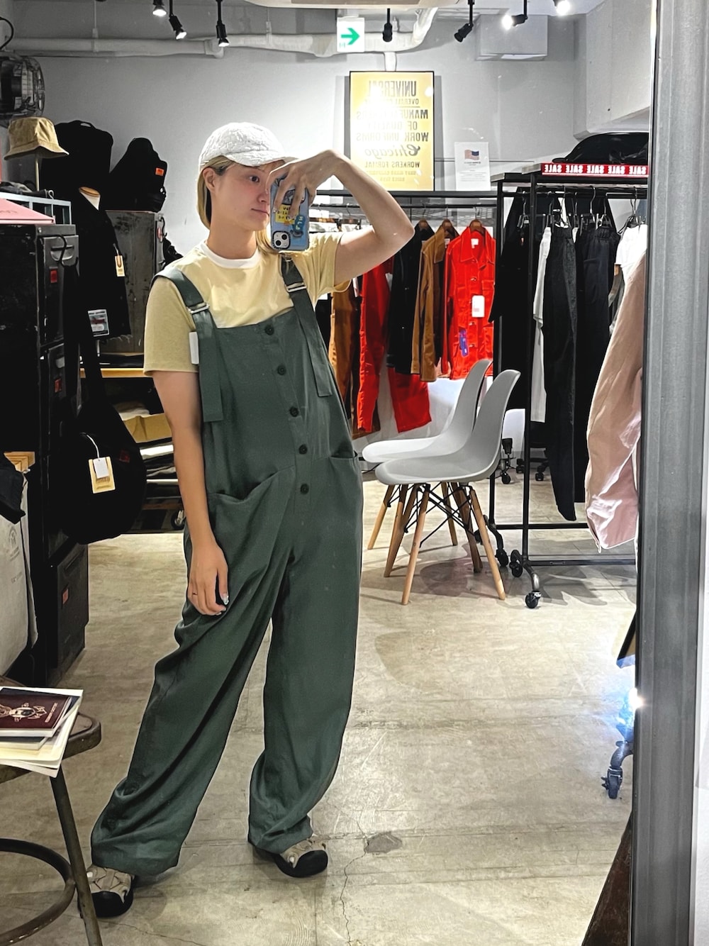 「universaloverall、ユニバーサルオーバーオール、オーバーオール、オールインワン、着回しコーデ、Tシャツ、ootd、低身長女子、楽チンコーデ、ラクチンコーデ、シンプル、ボーダー、ボーダートップス、アウトドアスタイル、大人ファッション」｜「UNIVERSAL OVERALLのリネン オーバーオール / オールインワン / OVERALL（サロペット/オーバーオール、グリーン系）」を使った、ゆかさん（骨格ウェーブ・レディース・155cm）の秋コーディネートの1枚目の写真
