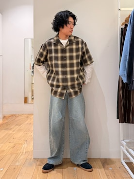 「SENSE OF PLACE by URBAN RESEARCH（センスオブプレイスバイアーバンリサーチ）の【累計販売点数1.5万点突破】カーブデニム/スタイルアップ/オールシーズン/春/ベーシック/定番（デニムパンツ、グレー系）」を使った、shinyaさん（メンズ・175cm）の春コーディネート