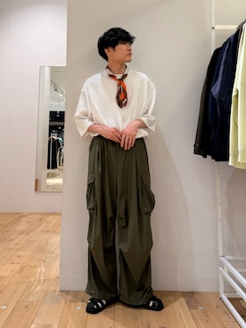 「SENSE OF PLACE by URBAN RESEARCH(センスオブプレイスバイアーバンリサーチ)のワイドカーゴパンツ(その他パンツ、グリーン系)」を使った、shinyaさん(メンズ・175cm)の夏コーディネート