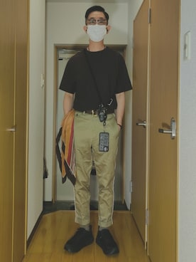 「アイテム（チノパンツ、ゴールド系）」を使った、r.ima-10-3さん（メンズ・175cm）の夏コーディネート