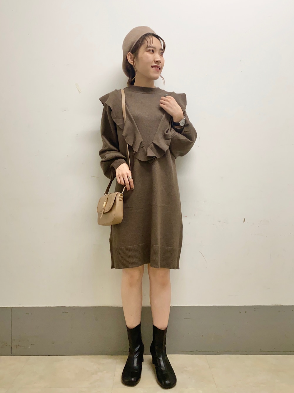 あくるんさんの「フリル2WAYミニワンピ 239460（mysty woman）」を使ったコーディネートの1枚目の写真
