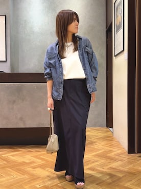 「Jena espace merveilleux（ジェナ　エスパスメルヴェイユ）の【待望のサイズ展開！シリーズ累計販売枚数1万枚突破！】テンセルデニムシャツ（シャツ/ブラウス、ブルー系）」を使った、monchankhさん（レディース・149cm）の春コーディネート