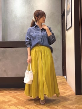 「Jena espace merveilleux(ジェナ エスパスメルヴェイユ)の【待望のサイズ展開!シリーズ累計販売枚数1万枚突破!】テンセルデニムシャツ(シャツ/ブラウス、ブルー系)」を使った、monchankhさん(レディース・149cm)の夏コーディネート