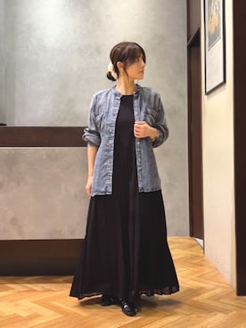 「Jena espace merveilleux(ジェナ エスパスメルヴェイユ)のバックギャザーデニムシャツ(シャツ/ブラウス、ブルー系)」を使った、monchankhさん(レディース・149cm)の夏コーディネート