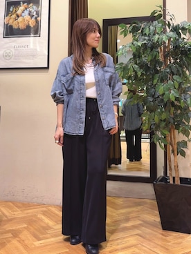 「Jena espace merveilleux（ジェナ　エスパスメルヴェイユ）の【待望のサイズ展開！シリーズ累計販売枚数1万枚突破！】テンセルデニムシャツ（シャツ/ブラウス、ブルー系）」を使った、monchankhさん（レディース・149cm）の春コーディネート