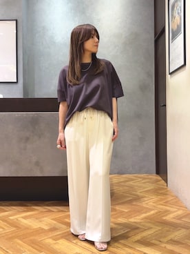 「Jena espace merveilleux（ジェナ　エスパスメルヴェイユ）の【Tシャツなのに⁉ほんのりツヤ感ポンチョT】バックテープカットソー（Tシャツ/カットソー、グレー系）」を使った、monchankhさん（レディース・149cm）の春コーディネート
