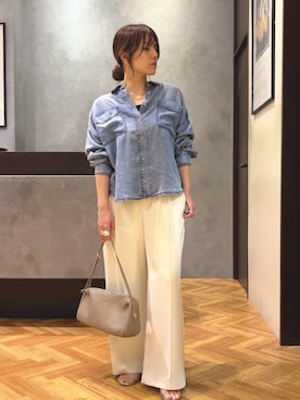 「Jena espace merveilleux（ジェナ　エスパスメルヴェイユ）の【待望のサイズ展開！シリーズ累計販売枚数1万枚突破！】テンセルデニムシャツ（シャツ/ブラウス、ブルー系）」を使った、monchankhさん（レディース・149cm）の春コーディネート