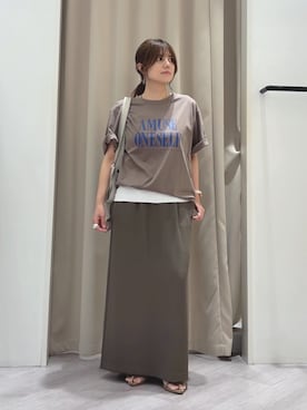 「Jena espace merveilleux(ジェナ エスパスメルヴェイユ)の〈7/17インスタライブご紹介アイテム〉【接触冷感】ロゴスムースTシャツ(Tシャツ/カットソー、ブラウン系)」を使った、monchankhさん(レディース・149cm)の夏コーディネート