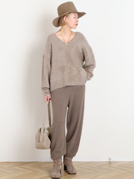 「AP STUDIO（エーピーストゥディオ）のAiry Knit Pants（その他パンツ、ブラウン系）」を使った、STAFF.Mさん（レディース・162cm）の秋コーディネート