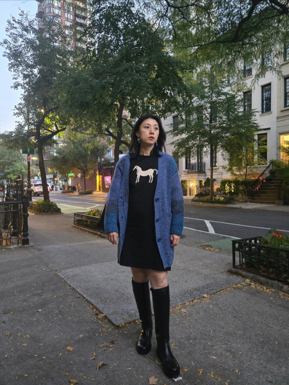 「broadcastのアイテム（ニット/セーター、ブルー系）」を使った、Elizabethさん（レディース・171cm）の秋コーディネートの1枚目の写真