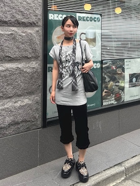 「FEKETE（フェケテ）のvelour frill capri pants / ベロアフリルカプリパンツ（その他パンツ、ブラック系）」を使った、hitomiimaさん（レディース・152cm）の夏コーディネート