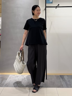 「INDIVI（インディヴィ）の【バックシャン】異素材ドッキングプルオーバー（Tシャツ/カットソー、ブラック系）」を使った、shihoさん（レディース・161cm）の夏コーディネート