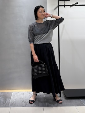 「INDIVI（インディヴィ）の【体型カバー／洗える】シアードルマンニット（ニット/セーター、グレー系）」を使った、shihoさん（レディース・161cm）の夏コーディネート