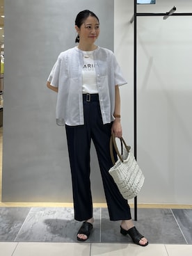 「INDIVI（インディヴィ）の【接触冷感/洗える】シアーシャンブレーピンタックブラウス（シャツ/ブラウス、ホワイト系）」を使った、shihoさん（レディース・161cm）の夏コーディネート