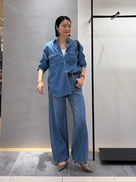 「INDIVI（インディヴィ）の【洗える／体型カバー】ライトデニム ワークシャツ（シャツ/ブラウス、ブルー系）」を使った、shihoさん（レディース・161cm）の秋コーディネート