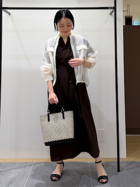 「INDIVI（インディヴィ）の【撥水／UVカット】ベルト付きワンピース（ワンピース、ブラウン系）」を使った、shihoさん（レディース・161cm）の夏コーディネート