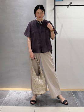 「INDIVI（インディヴィ）の【接触冷感/洗える】シアーシャンブレーピンタックブラウス（シャツ/ブラウス、ブラウン系）」を使った、shihoさん（レディース・161cm）の夏コーディネート