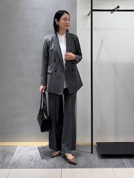 「INDIVI（インディヴィ）の【日本製／華やか】フリルデザインブラウス（シャツ/ブラウス、ホワイト系）」を使った、shihoさん（レディース・161cm）の秋コーディネート
