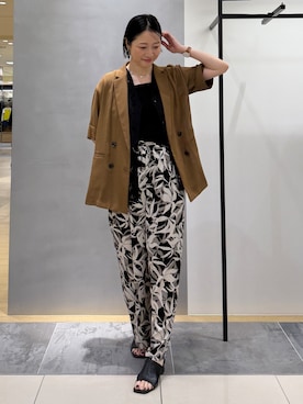 「アイテム（テーラードジャケット、イエロー系）」を使った、shihoさん（レディース・160cm）の夏コーディネート