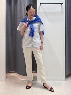 「INDIVI（インディヴィ）の【接触冷感/洗える】シアーシャンブレーピンタックブラウス（シャツ/ブラウス、ホワイト系）」を使った、shihoさん（レディース・161cm）の夏コーディネート