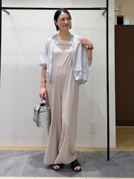 「INDIVI（インディヴィ）の【接触冷感／洗える／2WAY】ドロスト付 シアーシャンブレーシャツ（シャツ/ブラウス、ホワイト系）」を使った、shihoさん（レディース・161cm）の夏コーディネート