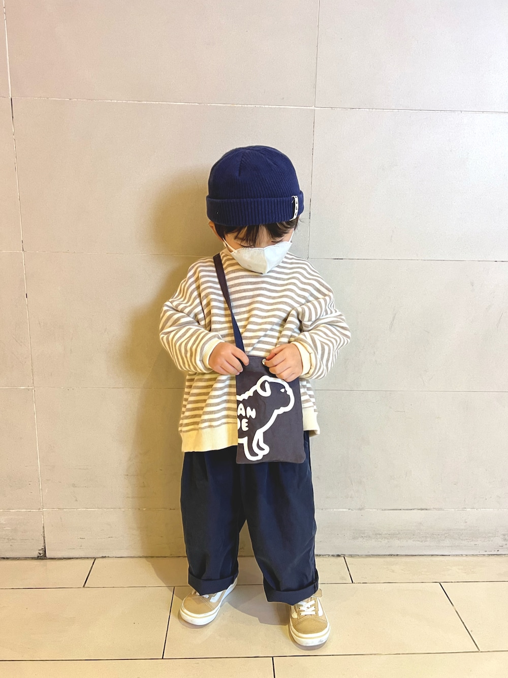 「VANSのVANS ヴァンズ V36CJ　OLD SKOOL(14-22) BEIGE（スニーカー、ベージュ系）」を使った、Casper さん（キッズ・90cm）の冬コーディネートの1枚目の写真